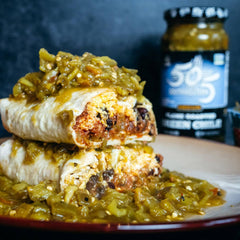 505 Southwestern chile servido en plato, aporta sabor auténtico
