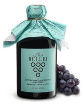Acetaia Bellei botella frontal Precious Blue muestra diseño y lujo