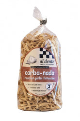 Al Dente paquete frontal con fettuccine ajo asado mostrando información nutricional