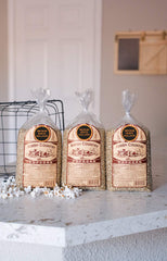Amish Country Popcorn palomitas en cuenco listas para servir, crujientes y esponjosas