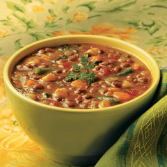 Amy's primer plano de textura de lentejas y verduras sabrosas