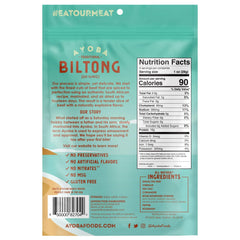 Ayoba biltong en mano mostrando escala y portabilidad para viajes