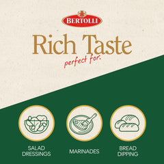 Bertolli vertiendo aceite en ensalada para aportar sabor mediterráneo