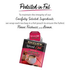 Bigelow chai taza servida con leche, ofrece una bebida cremosa y reconfortante