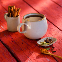 Bolsita individual Bigelow Spiced Chai sellada, protección del aroma y fácil transporte