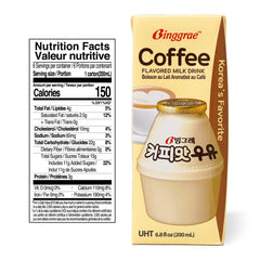 Binggrae primer plano de textura cremosa en vaso, muestra sabor suave y cremosidad