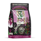 Bones Coffee Company frente del empaque mostrando sabor blackberry cobbler y frescura