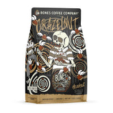 Bones Coffee Company paquete frontal mostrando sabor avellana y beneficio de frescura