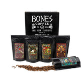 Bones Coffee Company frente del paquete World Tour mostrando diseño y frescura