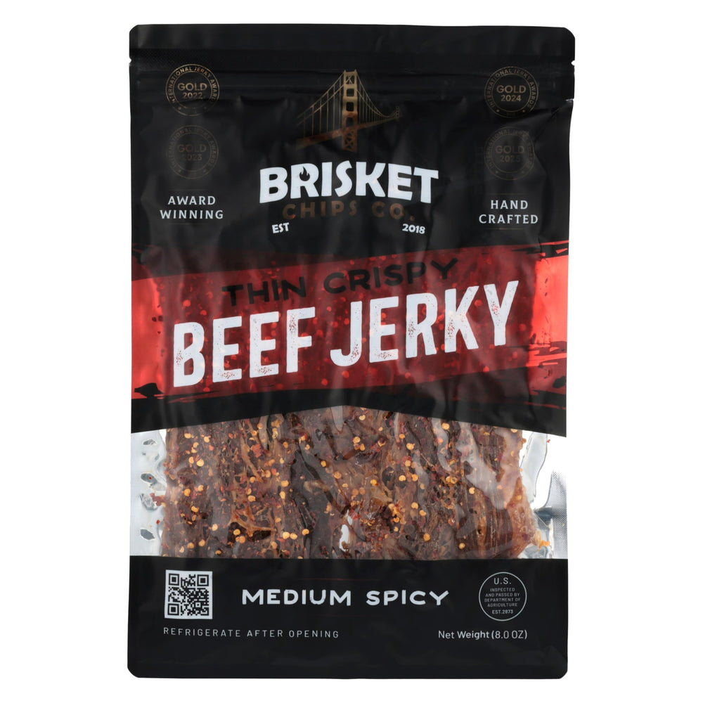 Generic Brisket Chips Co. frente del empaque mostrando 8oz y etiqueta medium spicy con aspecto apetecible