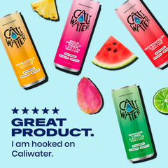 Caliwater lata en mano para comparar tamaño y transporte fácil