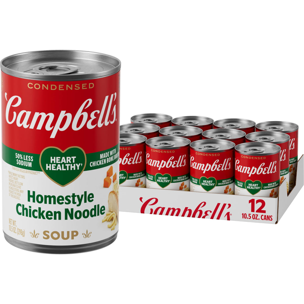 Campbell’s lata frontal con etiqueta Homestyle Chicken Noodle mostrando presentación y beneficio bajo sodio