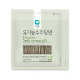 Chung Jung One empaque frontal mostrando fideos orgánicos y beneficio de ingredientes limpios