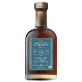 Crown Maple vista frontal botella y etiqueta premium, destaca pureza