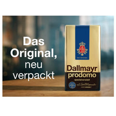 Dallmayr taza servida con crema, ilustra sabor pleno y disfrute inmediato