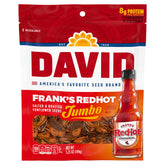 DAVID frente del empaque mostrando sabor Frank's RedHot y conveniencia