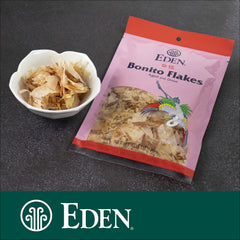 Eden copos sobre arroz añadiendo sabor y textura umami