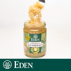 Eden Organic Sauerkraut dentro de sándwich aporta crujiente y acidez