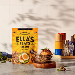 ELLA'S FLATS primer plano de textura crujiente que destaca su frescura