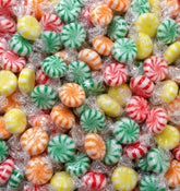 EMPORIUM CANDY bolsa frontal de 2 lb mostrando variedad de colores y abundancia
