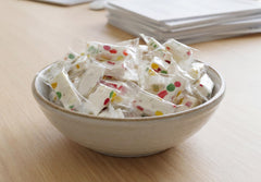 EMPORIUM CANDY primer plano textura nougat cremoso con jubes frutales