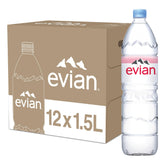 evian botella frontal 1,5 L mostrando el diseño y la capacidad