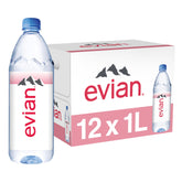 evian pack de 12 botellas mostrando conveniencia y almacenamiento