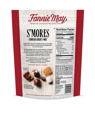 Fannie May detalle del chocolate con leche mostrando cobertura cremosa
