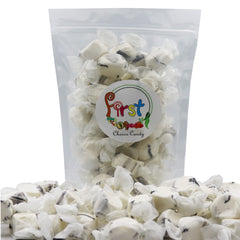 FirstChoiceCandy close-up regaliz negro muestra textura y sabor intenso
