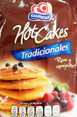 Gamesa hot cakes servidos en plato familiar, desayuno práctico y sabroso