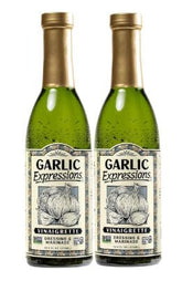 Garlic Expressions vista frontal de botella mostrando etiqueta y tamaño práctico