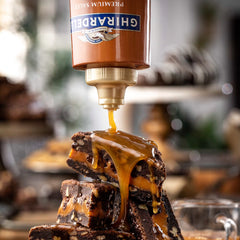 Ghirardelli salsa vertida en espresso aportando sabor cremoso instantáneo