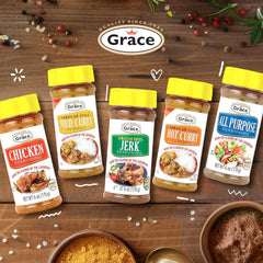 Grace frascos junto a una cuchara para mostrar tamaño y porciones prácticas