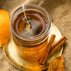 Harney & Sons hojas sueltas detalle con canela y piel de naranja que realzan aroma