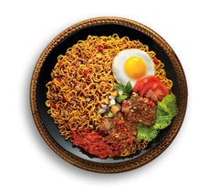 Indomie sobres de condimentos explicando mezcla de sabores incluidos