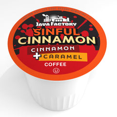Java Factory taza con espuma y aroma que sugiere sabor a canela