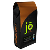 Jo Coffee empaque frontal NO FUN JO DECAF mostrando tamaño 2 lb y sello orgánico