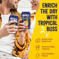 Jumex néctar servido en vaso con hielo para refrescar reuniones