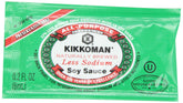 Kikkoman sobre frontal mostrando empaque y conveniencia para servir