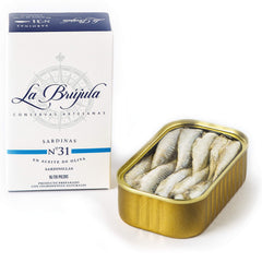 La Brujula lata frontal mostrando sardinas en aceite y aspecto apetitoso