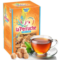 La Perruche cubos en taza de café espresso aportando sabor y disolución parcial