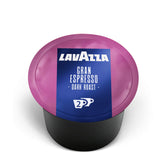 Lavazza Blue caja frontal mostrando 100 cápsulas y ventajas de intensidad