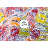 LYZA'S SWEETS & TREATS bolsa frontal mostrando 5 lb y variedad de sabores, ideal para eventos
