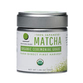 Matcha Kari lata frontal con etiqueta clara y protección, transmite frescura