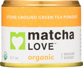 matcha LOVE lata frontal mostrando etiqueta y diseño, fácil identificación