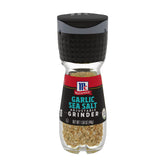 McCormick envase frontal de vidrio mostrando mezcla de sal marina y ajo para condimentar