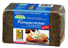 Mestemacher pumpernickel textura de miga densa que destaca su fibra