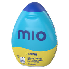 MiO mezcla en vaso con hielo, limonada fría y refrescante al instante