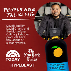 Momofuku tamari vertido desde la botella con beneficio de realzar sabores