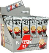 Nescafe sobre frontal mostrando el logotipo y diseño, práctico para llevar